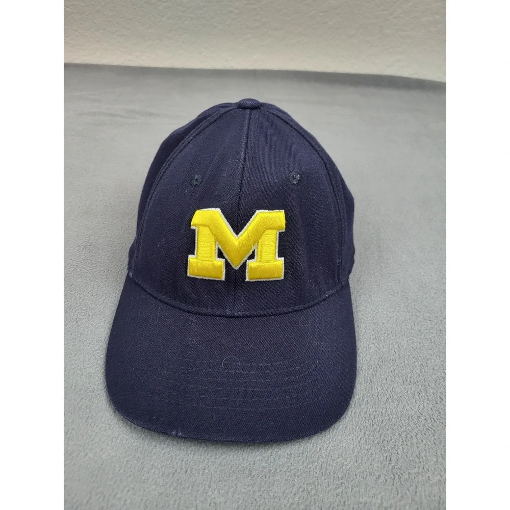 Michigan Wolverines Hat Cap Adult Blue One Fit‎ Wool Blend Stretch